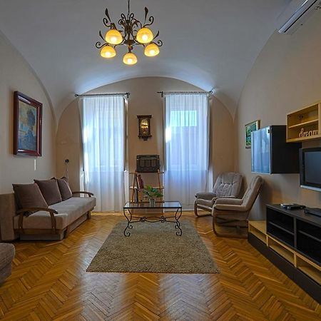 Demetrovics Udvarház Eger Esterno foto