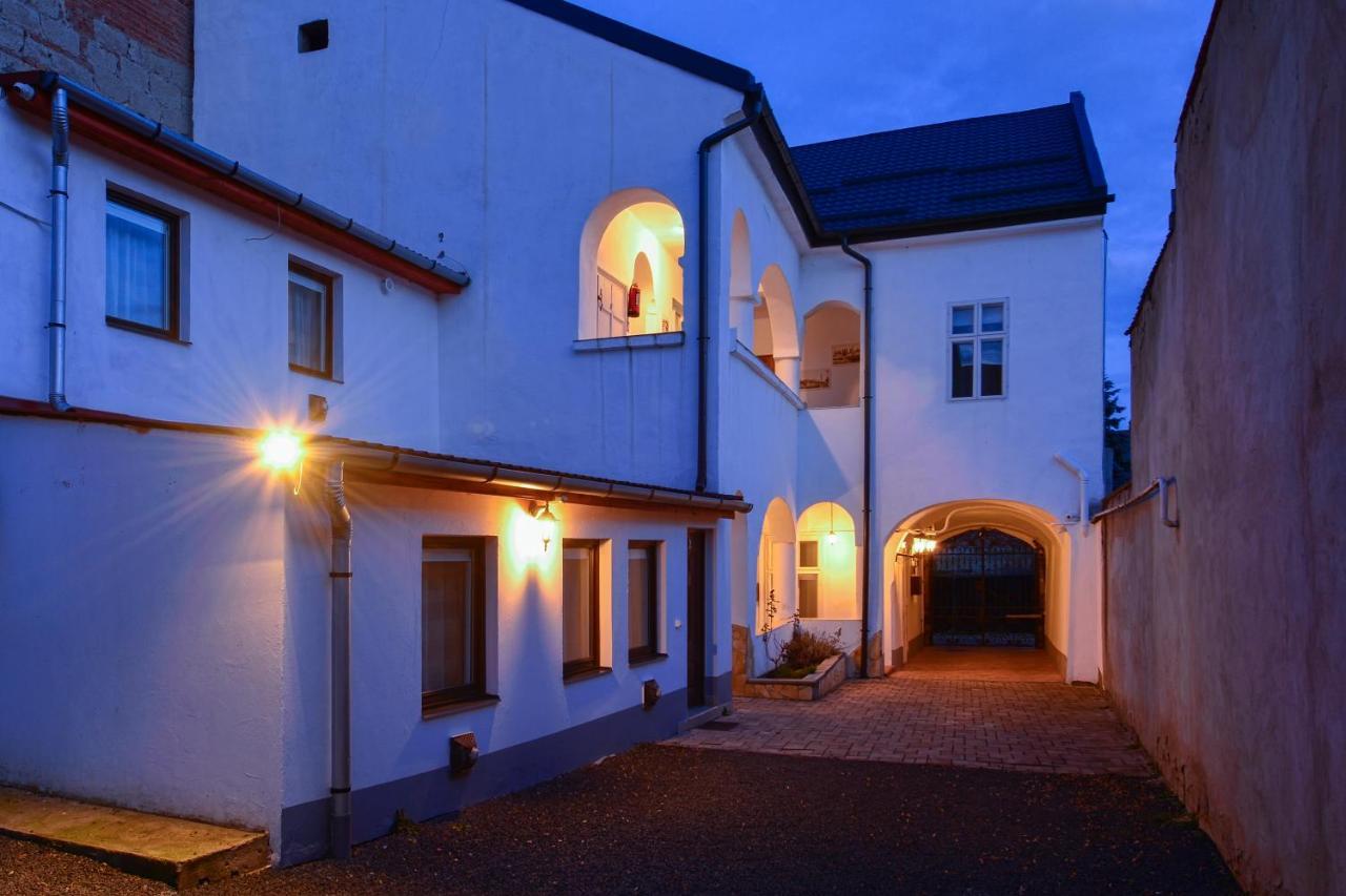 Demetrovics Udvarház Eger Esterno foto