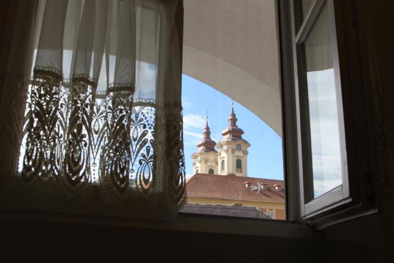 Demetrovics Udvarház Eger Esterno foto